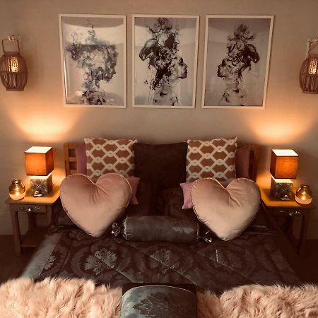 Bienvenue Au Petit Bonheur Appartamento Honfleur Esterno foto